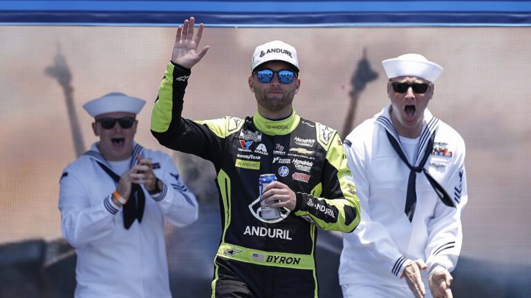 Last Chance: Who Can Now Challenge Larson and Hendrick? 5 nascar in season challenge bracket analysis elliott byron Last Chance: Who Can Now Challenge Larson and Hendrick?